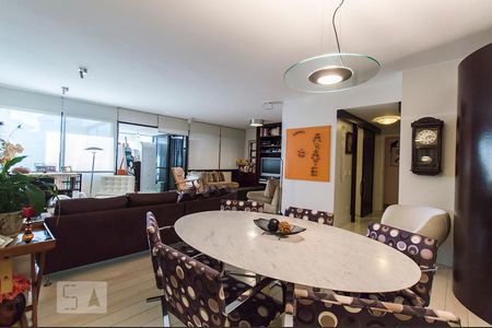 Sala de apartamento para alugar com 3 quartos, 185m² em Real Parque, São Paulo