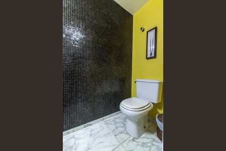 Lavabo de apartamento para alugar com 3 quartos, 185m² em Real Parque, São Paulo