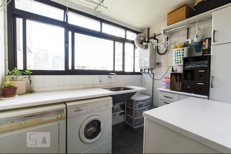 Apartamento para alugar com 185m², 3 quartos e 3 vagas Apartamento para alugar com 185m², 3 quartos e 3 vagasÁrea de serviço