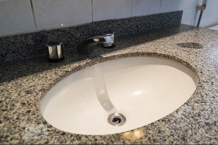 Banheiro da suíte de apartamento para alugar com 3 quartos, 185m² em Real Parque, São Paulo