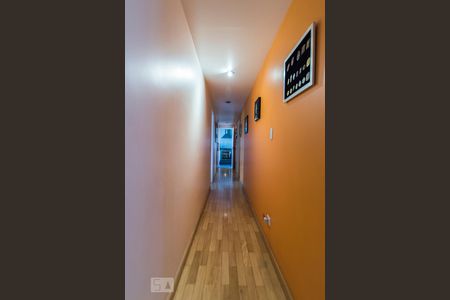 Corredor de apartamento para alugar com 3 quartos, 185m² em Real Parque, São Paulo