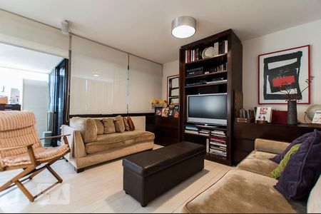 Sala de apartamento para alugar com 3 quartos, 185m² em Real Parque, São Paulo