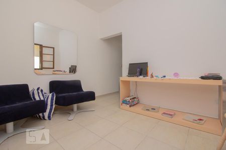 Sala de TV de casa à venda com 4 quartos, 144m² em Vila Monumento, São Paulo