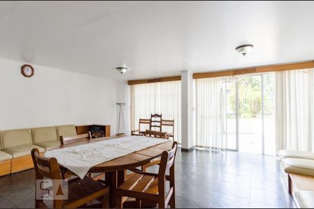 Apartamento à venda com 70m², 2 quartos e 1 vagaSalão de Festas