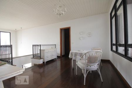 Apartamento à venda com 290m², 4 quartos e 3 vagasCorredor