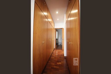 Apartamento à venda com 290m², 4 quartos e 3 vagasCloset