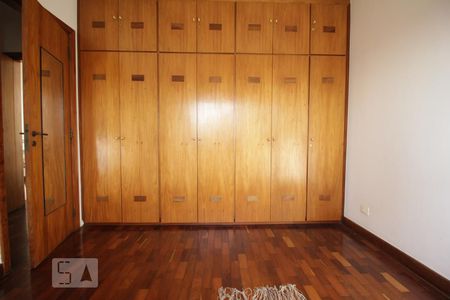 Apartamento à venda com 290m², 4 quartos e 3 vagasQuarto 2