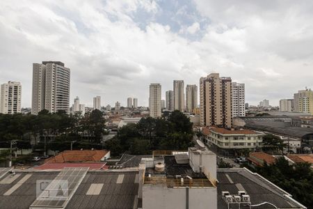 Vista Sala de apartamento à venda com 2 quartos, 58m² em Vila Bertioga, São Paulo
