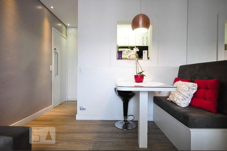 mesa de jantar de apartamento para alugar com 2 quartos, 50m² em Jardim Ampliação, São Paulo