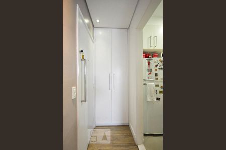 hall de entrada de apartamento para alugar com 2 quartos, 50m² em Jardim Ampliação, São Paulo
