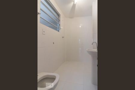 Banheiro de kitnet/studio para alugar com 1 quarto, 42m² em Bela Vista, São Paulo