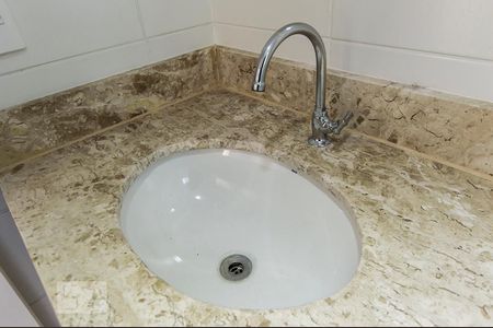 Banheiro de apartamento para alugar com 2 quartos, 49m² em Jardim Parque Morumbi, São Paulo