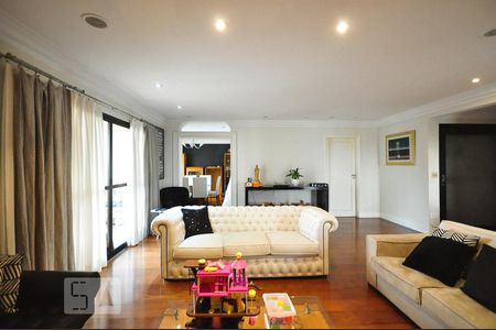 Apartamento para alugar com 530m², 4 quartos e 4 vagassala