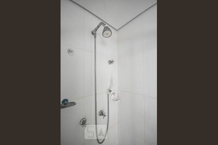 detalhe do banheiro de kitnet/studio para alugar com 1 quarto, 36m² em Jardim Ampliação, São Paulo