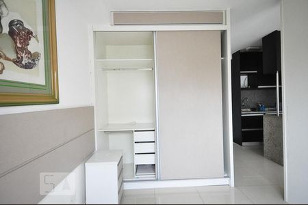 armário do quarto  de kitnet/studio para alugar com 1 quarto, 36m² em Jardim Ampliação, São Paulo