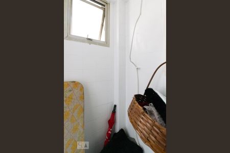 Apartamento para alugar com 90m², 2 quartos e 1 vaga Apartamento para alugar com 90m², 2 quartos e 1 vagaBanheiro de Serviço