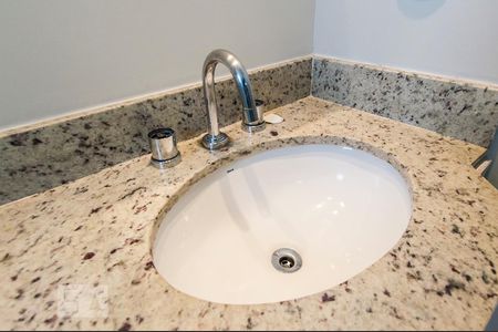 Apartamento para alugar com 95m², 2 quartos e 2 vagas Apartamento para alugar com 95m², 2 quartos e 2 vagasBanheiro da suíte