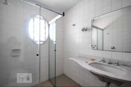 banheiro de apartamento à venda com 3 quartos, 135m² em Vila Andrade, São Paulo