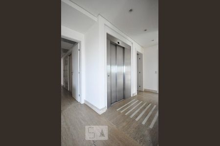 hall de entrada de apartamento para alugar com 3 quartos, 211m² em Vila Andrade, São Paulo