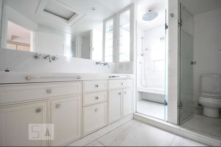 Apartamento para alugar com 211m², 3 quartos e 4 vagasbanheiro suíte 3