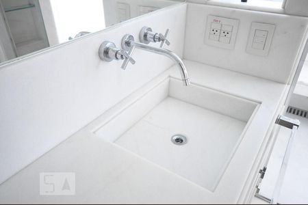 Apartamento para alugar com 211m², 3 quartos e 4 vagasdetalhe do banheiro suíte 3