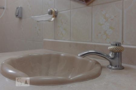 Banheiro de apartamento para alugar com 2 quartos, 85m² em Aclimação, São Paulo