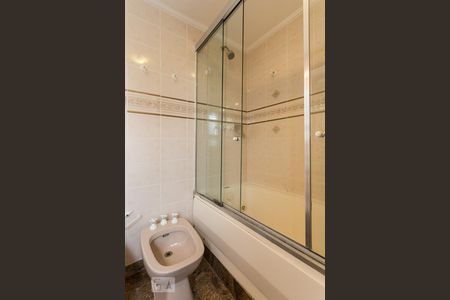 Apartamento à venda com 105m², 3 quartos e 2 vagasBanheiro da suíte