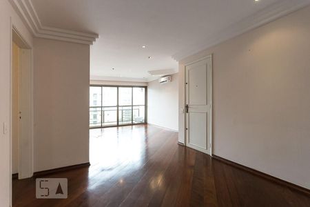 Sala de apartamento à venda com 3 quartos, 105m² em Indianópolis, São Paulo