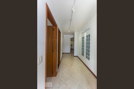 Casa para alugar com 420m², 6 quartos e 5 vagasEntrada social