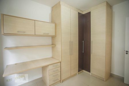 Apartamento para alugar com 78m², 3 quartos e 1 vagaQuarto 2 - Armários