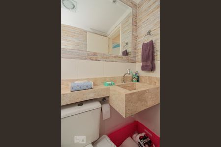 Banheiro de apartamento à venda com 2 quartos, 46m² em Centro, Guarulhos