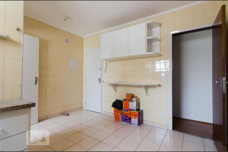 Cozinha de apartamento à venda com 1 quarto, 50m² em Cambuí, Campinas