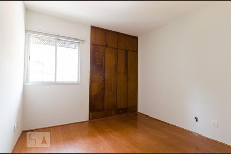 Quarto de apartamento à venda com 1 quarto, 50m² em Cambuí, Campinas