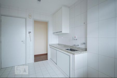 Cozinha de apartamento para alugar com 3 quartos, 120m² em Santo Amaro, São Paulo