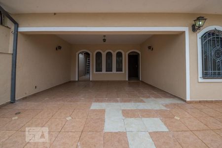 Casa para alugar com 190m², 4 quartos e 2 vagas Casa para alugar com 190m², 4 quartos e 2 vagasGaragem