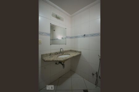 Casa para alugar com 190m², 4 quartos e 2 vagas Casa para alugar com 190m², 4 quartos e 2 vagasBanheiro