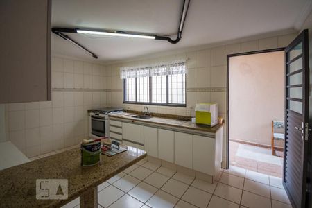 Casa para alugar com 190m², 4 quartos e 2 vagas Casa para alugar com 190m², 4 quartos e 2 vagasCozinha