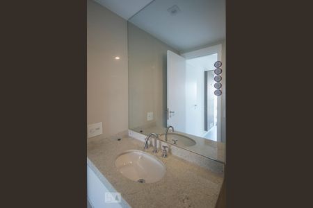 Banheiro de apartamento à venda com 1 quarto, 47m² em Vila Gertrudes, São Paulo