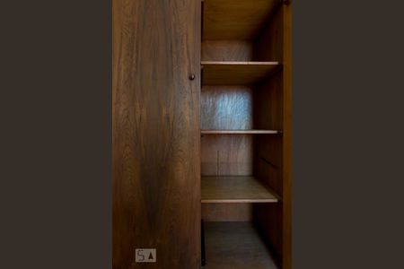 Apartamento à venda com 85m², 3 quartos e 2 vagasQuarto 2 (Armários)