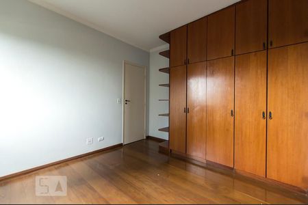 Quarto de apartamento à venda com 3 quartos, 147m² em Alphaville Industrial, Barueri