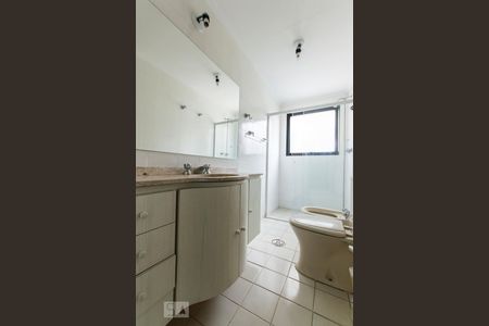 Banheiro de apartamento à venda com 3 quartos, 147m² em Alphaville Industrial, Barueri