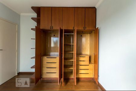 Quarto de apartamento à venda com 3 quartos, 147m² em Alphaville Industrial, Barueri