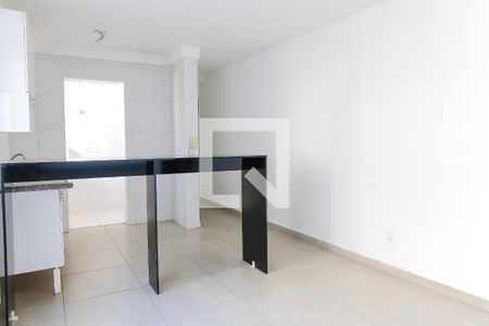 Sala de apartamento à venda com 2 quartos, 51m² em Santa Teresinha, Santo André