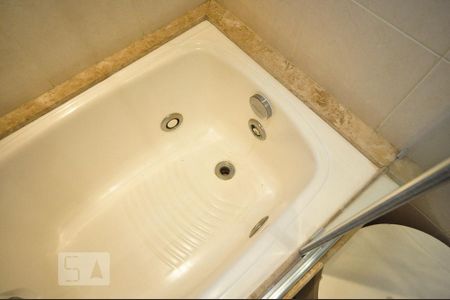 detalhe do banheiro suíte 1 de apartamento à venda com 3 quartos, 263m² em Vila Andrade, São Paulo