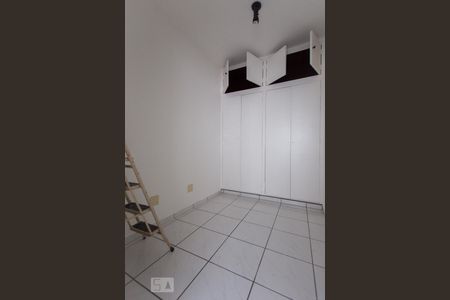Apartamento à venda com 129m², 3 quartos e 2 vagas Apartamento à venda com 129m², 3 quartos e 2 vagasQuarto de serviço