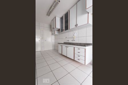Apartamento à venda com 129m², 3 quartos e 2 vagas Apartamento à venda com 129m², 3 quartos e 2 vagasCozinha
