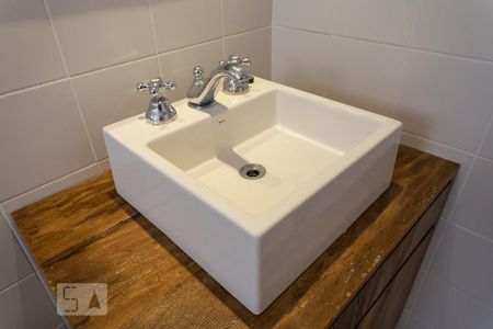 Banheiro de apartamento para alugar com 2 quartos, 70m² em Indianópolis, São Paulo