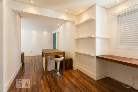 Sala de apartamento para alugar com 2 quartos, 70m² em Indianópolis, São Paulo