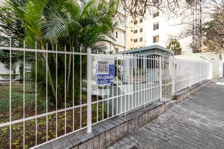 Apartamento à venda com 140m², 3 quartos e 1 vaga Apartamento à venda com 140m², 3 quartos e 1 vagaFachada e portaria