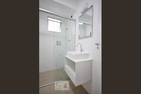 banheiro de apartamento à venda com 2 quartos, 56m² em Vila Andrade, São Paulo